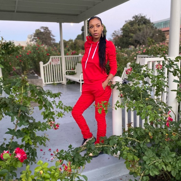 Red Stacked Pullover Set - Picture 3 of 6